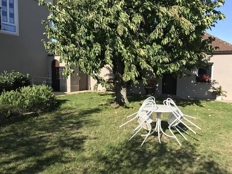 Cozy furnished 82sqm apartment in a quiet location