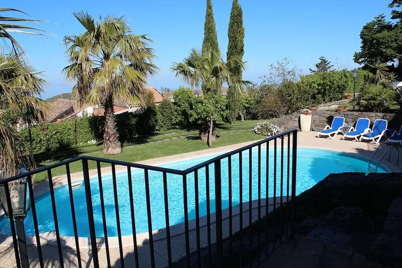 Old House of charm with swimming pool and panoramic view between Etna and sea