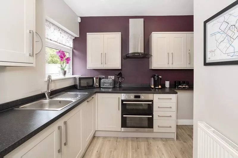 5 Bedroom City Centre House With Free Parking