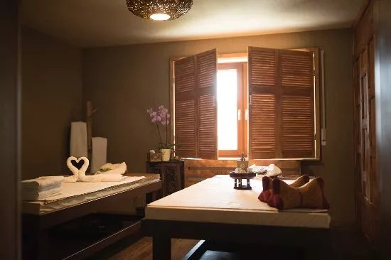 Dok Koon Thai Royal Massage