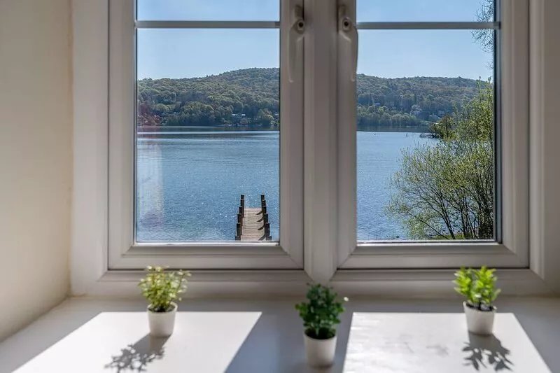 Stunning Lake fronted Property with Hot Tub - Hammerhole