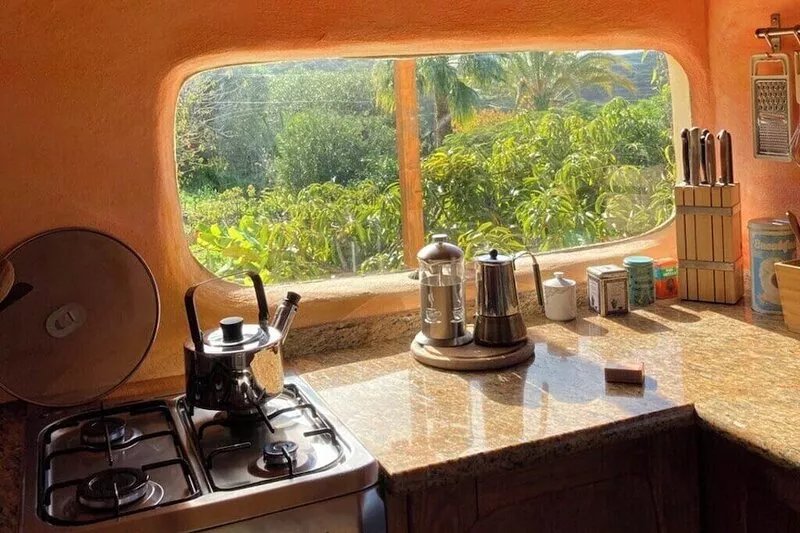 Quiet, cozy vacation home in an orchard. Hiking trails from the house