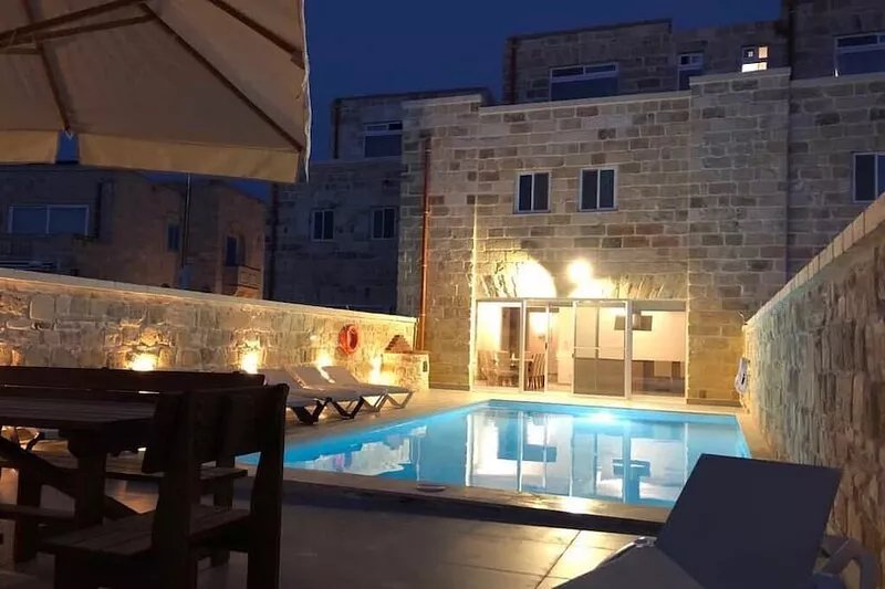 Villa Lyons - Modern villa with private pool and spectacular country views