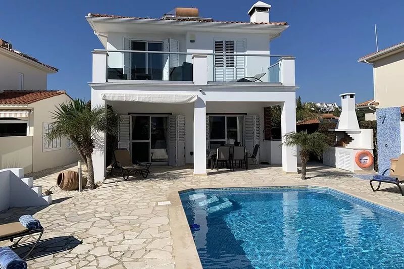 Stylish Villa with Private Pool in the Village of Pissouri
