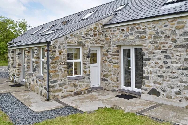 3 bedroom accommodation in Llannor, near Pwllheli