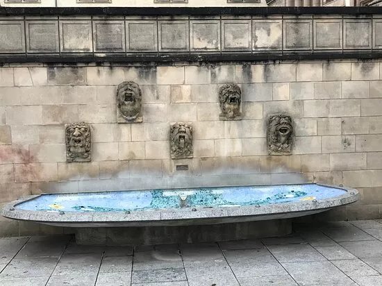 Fontaine Aux Lions