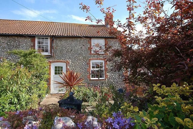 Romany Rye is one of the oldest and prettiest Fisherman's cottage in Sheringham