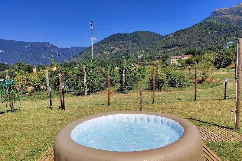 New country house for families, smart working and dogs with outdoor jacuzzi