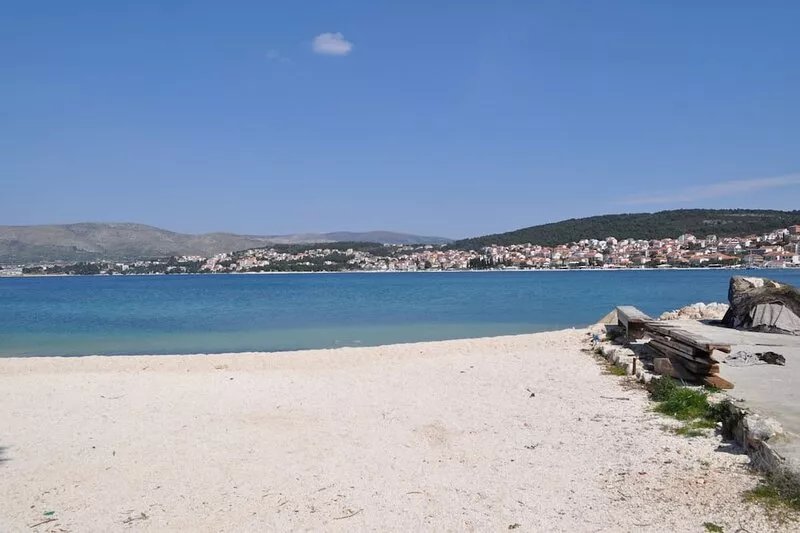 2 bedrooms 4 to 5 people, sea view terrace, waterfront, very comfortable