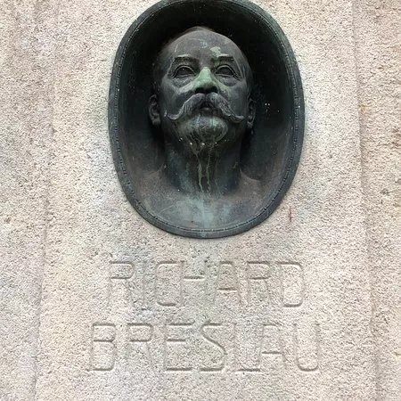 Richard Breslau Denkmal