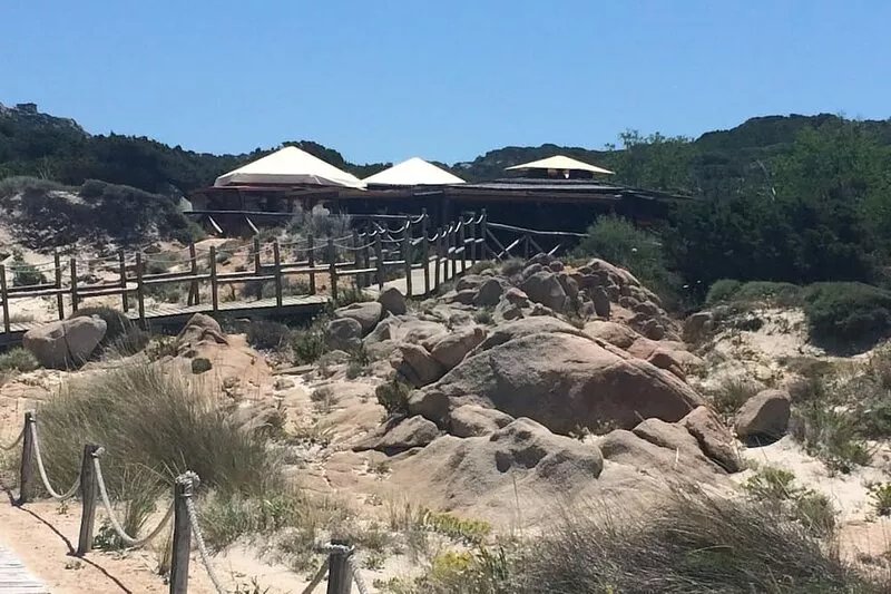 Villa with sea view a stone's throw from the beach