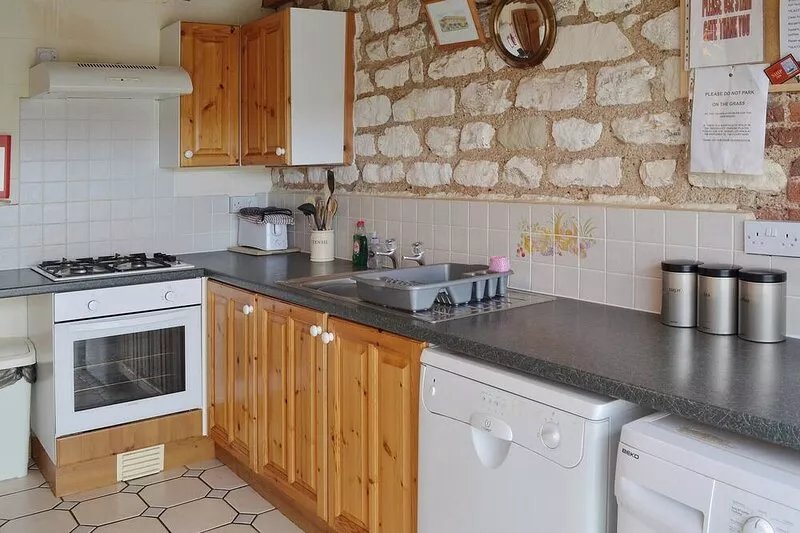 This cottage is ideal for exploring the Yorkshire Moors and the Yorkshire Wolds.