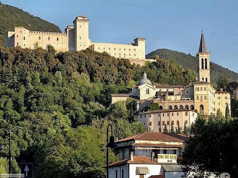 Charming 3 bedroom house with garden in the woods near Spoleto