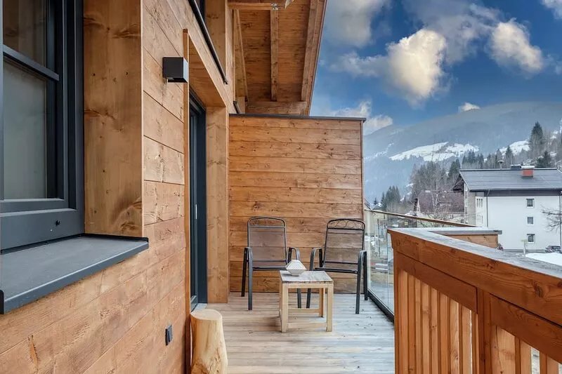 Chalet with wellness 500 m from the ski lift