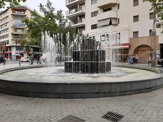 Fuente De Los Cubos