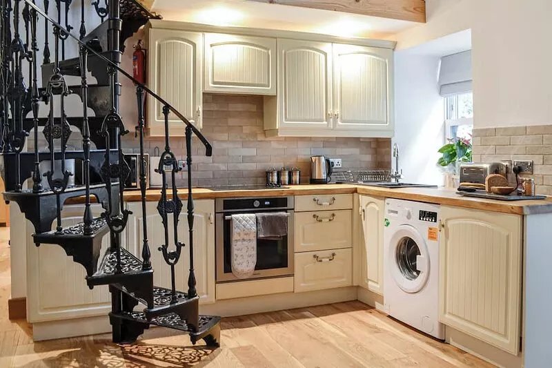 A beautiful rural retreat with great attention to detail and a fabulous hot tub