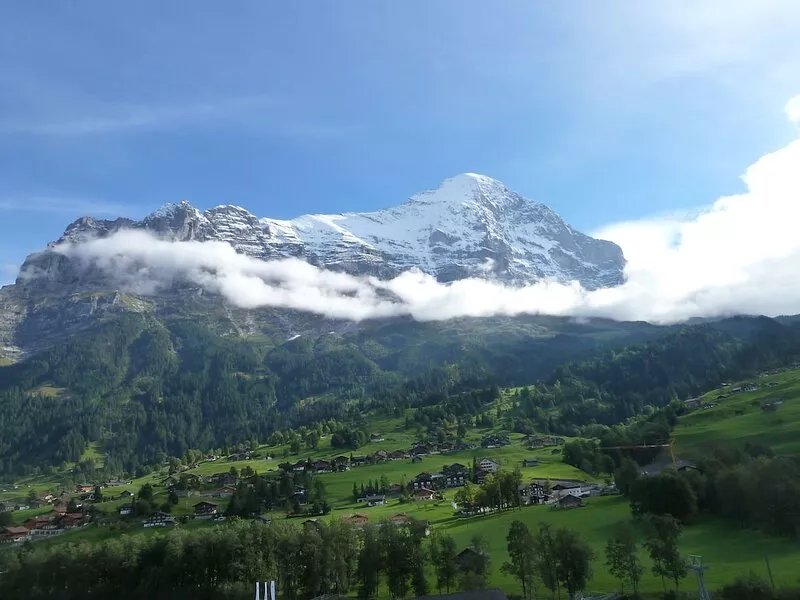 Situated in the heart of village, 5 minute walk from railway station. Eiger view