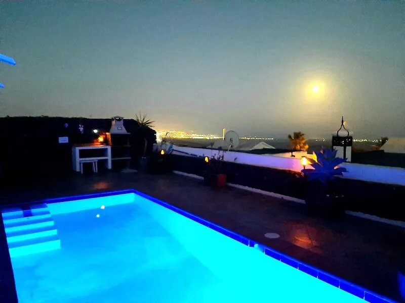 VERY PRIVATE VILLA WITH POOL, WIFI, SEA VIEWS, WELCOME FOODPACK, POOL TOWELS.