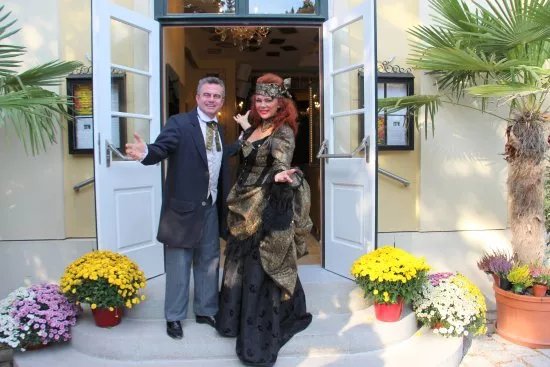 Schonbrunner Stockl Restaurant & Dinner-Theater