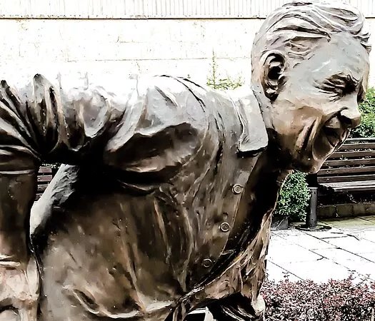 Escultura <homenaje A Rambal>