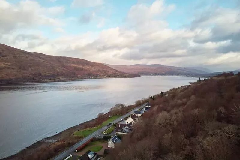 Etive, Beautiful Lochside Apartment with balcony