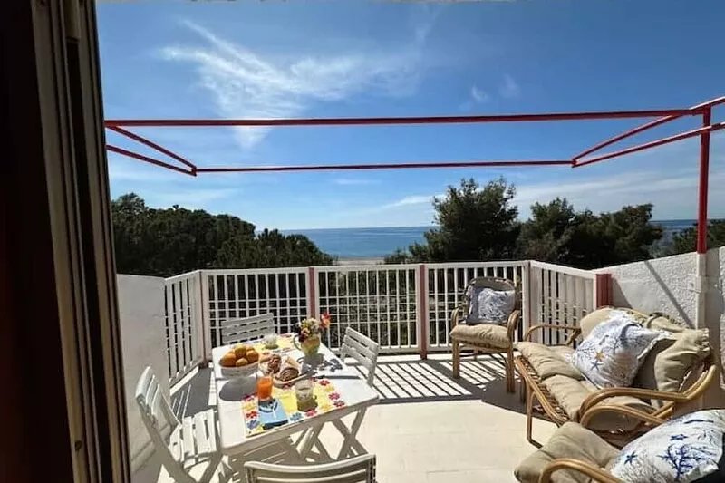 {[Apartment by the Sea+Terrace]}-Dan's House