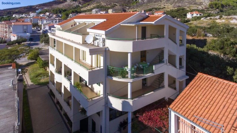 Apartments and Rooms With Parking Space Tucepi, Makarska - 14457