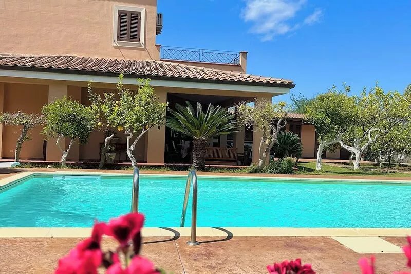 BEAUTIFUL villa with pool for exclusive use comfort near sea ideal relaxation