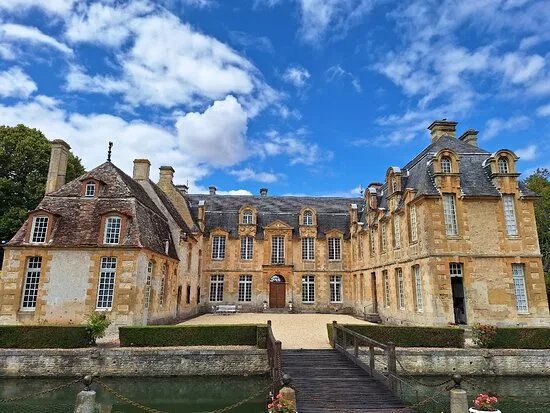 Chateau de Carel a Saint-Pierre-sur-Dives