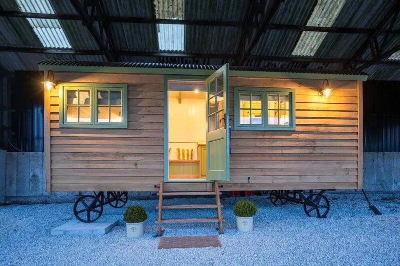 Finest Retreats | The Shepherd's Hut at Northcombe Farm