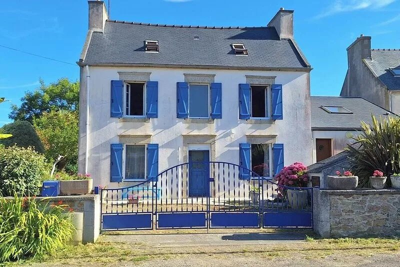 holiday house with large garden