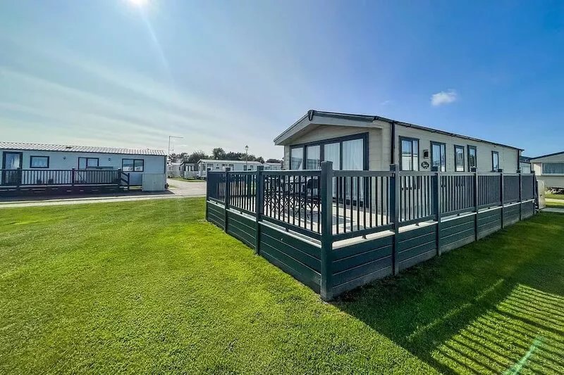 Stunning lodge full sea views at Broadland Sands in Suffolk ref 20089BS