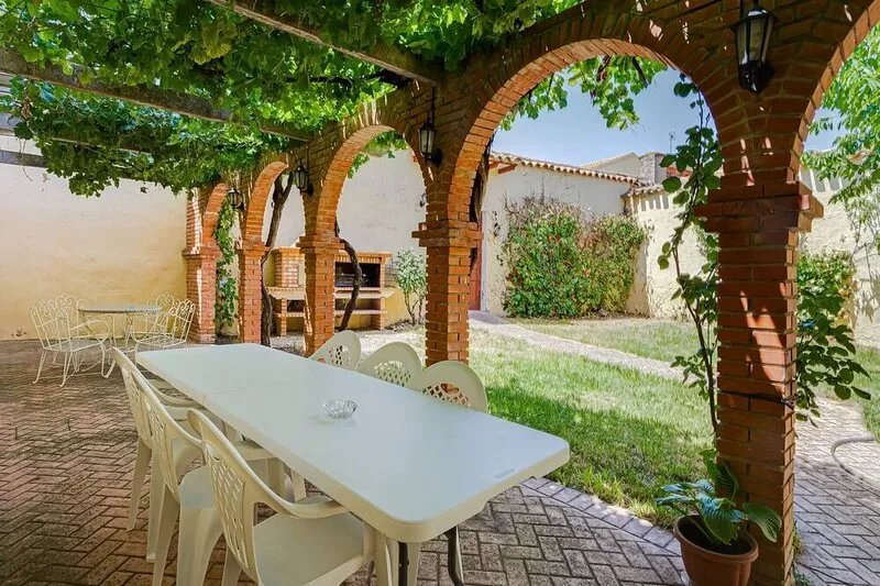 Belvilla by OYO La Casa de AndÃºjar