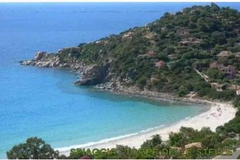 Villa Sant'Andrea: Sea, Garden, WiFi, Air Conditioning, Parking I.U.N. R5885