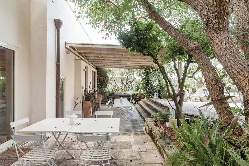 Discover Locanda Fiori di Zagara, a historic 1700s residence in Salento.