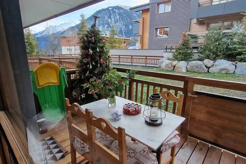 COURCHEVEL Ski in, ski out, cosy & comfortable village center 3*, France