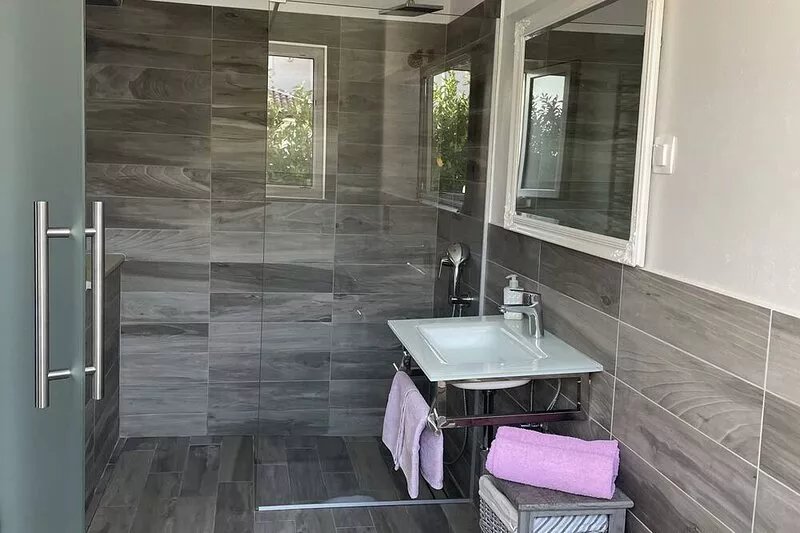 Wellness area,sauna,-Jacuzzi,pool 60 m2, Salt water,quite,air massage in pool