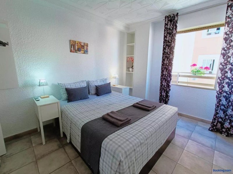Gloria Host House