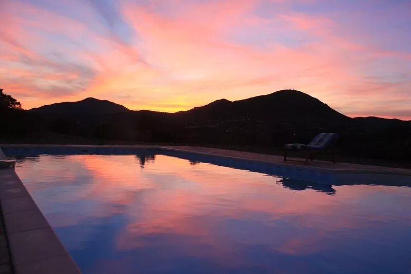 Bed and breakfast 10 minutes from Ajaccio and the beaches, swimming pool.