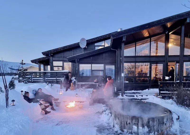 10 bedroom Luxury Lodge with a Hot Tub, Spa, Sauna, Gym and Game Room