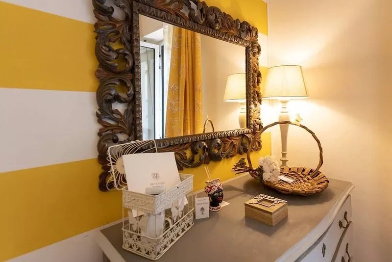 THE HOME OF JASMINE AND MEDLAR, TO MAKE YOU FEEL AT HOME.