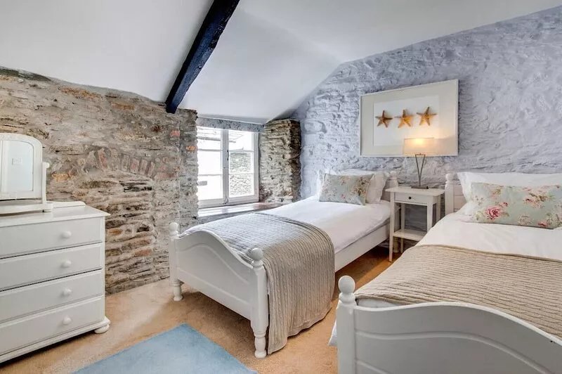 Petroc - Three Bedroom House, Sleeps 6