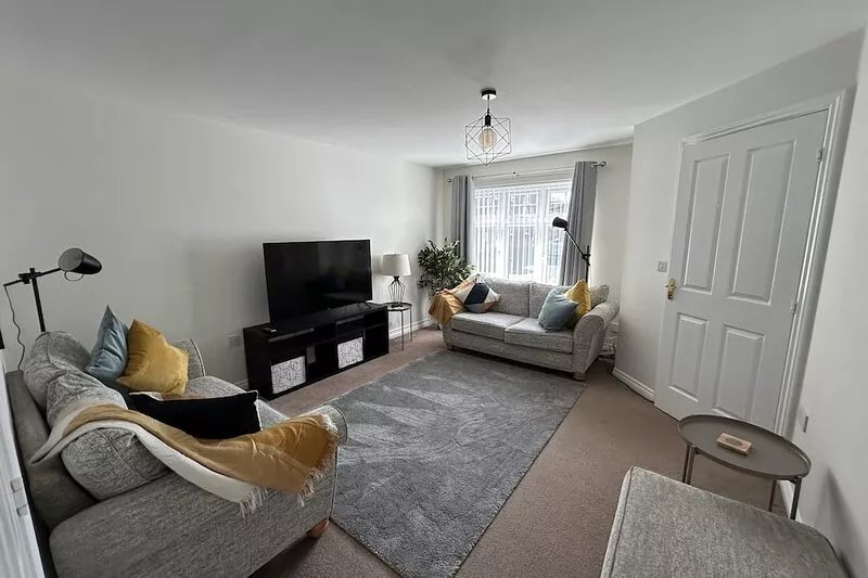 'Oxford' A spacious Haven for City, Coast or Countryside