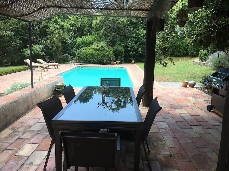 Pretty apartment with pool in stunning stone house in large quiet garden