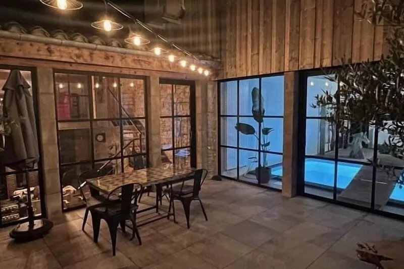 Séjour de LUXE pour couple avec PISCINE INTERIEURE terrasse et SPA privatifs