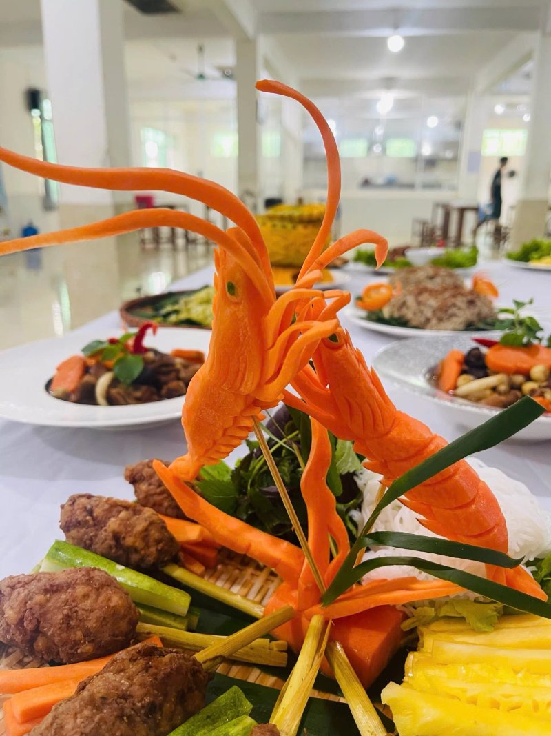 Vinafood Imbiss, Vietnamesische Kuche & Sushi