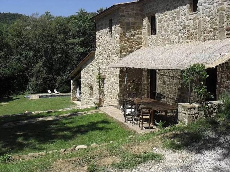 Beautiful country house with private pool in the green heart of Italy
