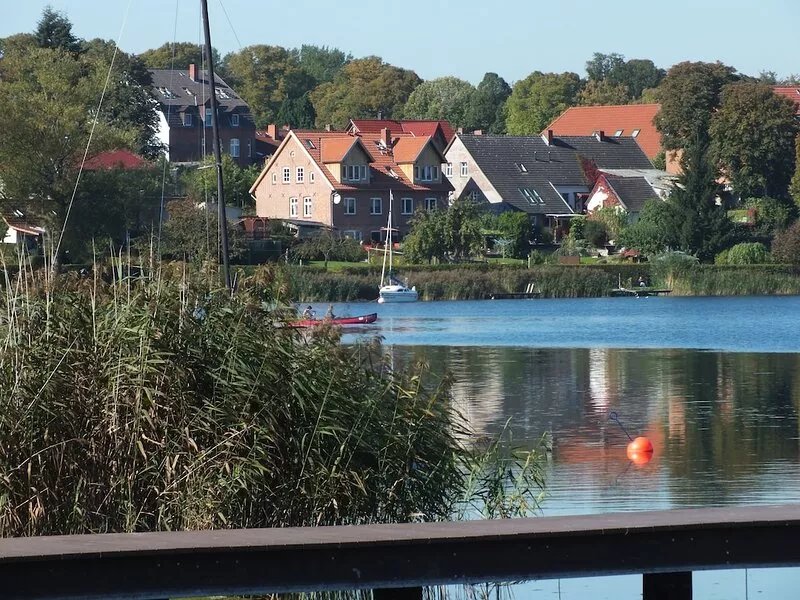 Haus Schaalseeblick with jetty and garden