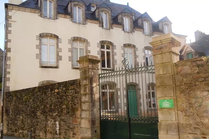 Quiet two-bedroom apartment - historic center of Quimper