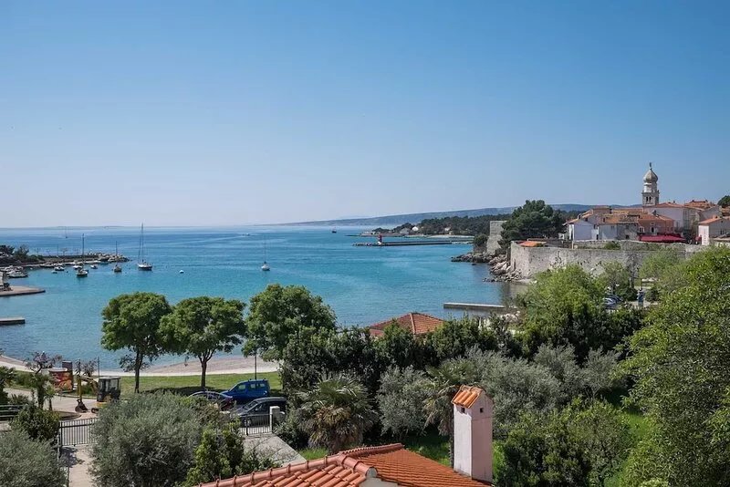 Apartment IVA with a sea view